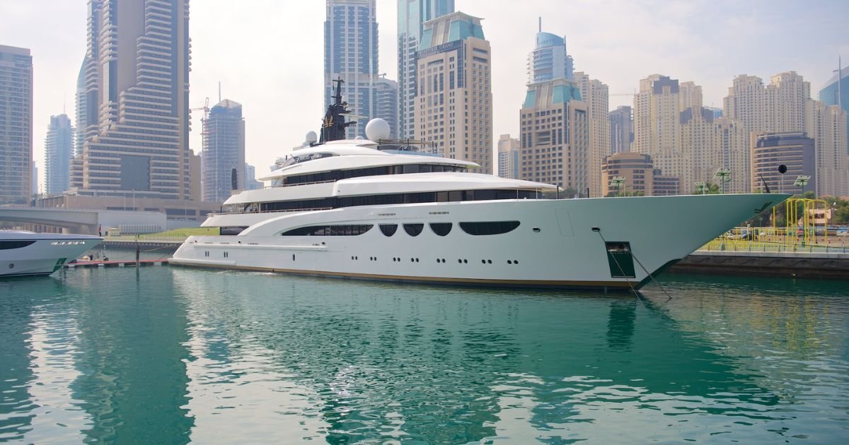 Luxury Yacht Cruise Dubai Marina